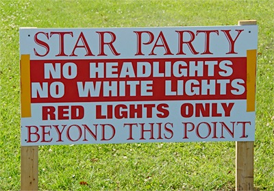Star Party white light warning sign at Greenbank, W.V. 2011 (67,030 bytes)