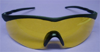 UV safety glasses 2 (82,589 bytes)